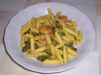 MACCHERONCINI CON ASPARAGI E GAMBERI